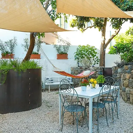 아파트 Trani - Close To The & Beautiful Garden 이스키아