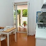 Trani - Close To The & Beautiful Garden איסקיה
