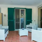 Trani - Close To The & Beautiful Garden * איסקיה