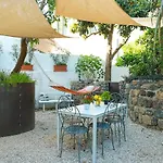 Trani - Close To The & Beautiful Garden *