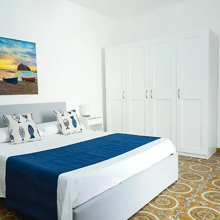 Apartment Trani - Close To The & Beautiful Garden *