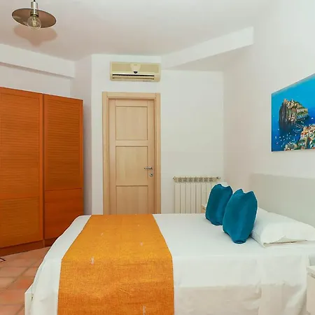 Apartment Trani - Close To The & Beautiful Garden Ischia