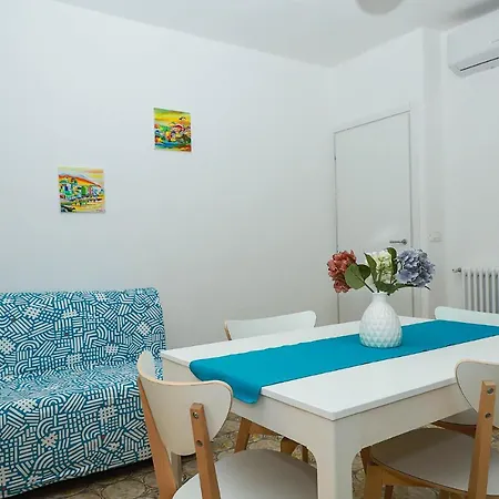 Trani - Close To The & Beautiful Garden Apartment Ischia