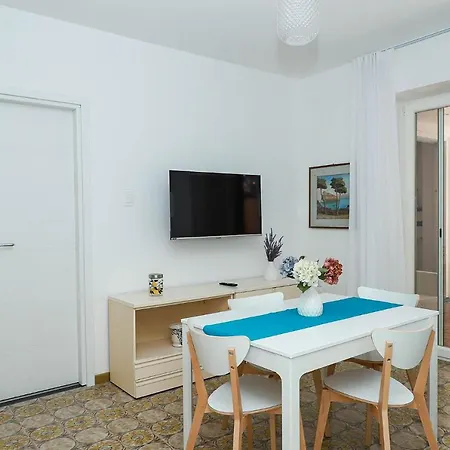 Apartment Trani - Close To The & Beautiful Garden Ischia