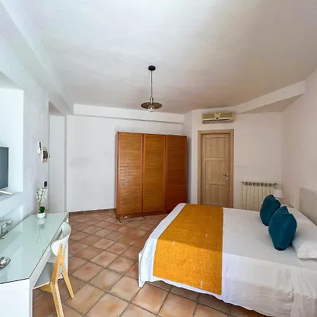 Apartment Trani - Close To The & Beautiful Garden Ischia