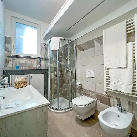 Trani - Close To The & Beautiful Garden Apartment Ischia