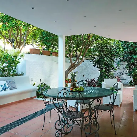 Trani - Close To The & Beautiful Garden Apartment