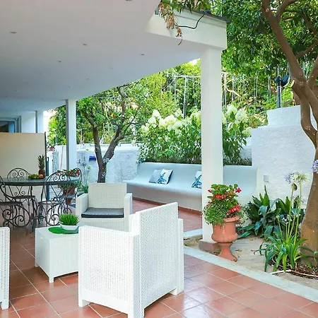 Trani - Close To The & Beautiful Garden * Ischia