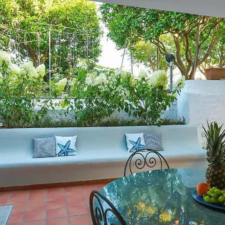 Apartment Trani - Close To The & Beautiful Garden